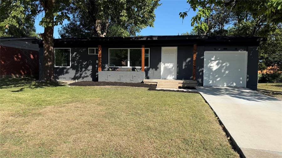 Property photo for 10816 Mandalay Drive, Dallas, TX