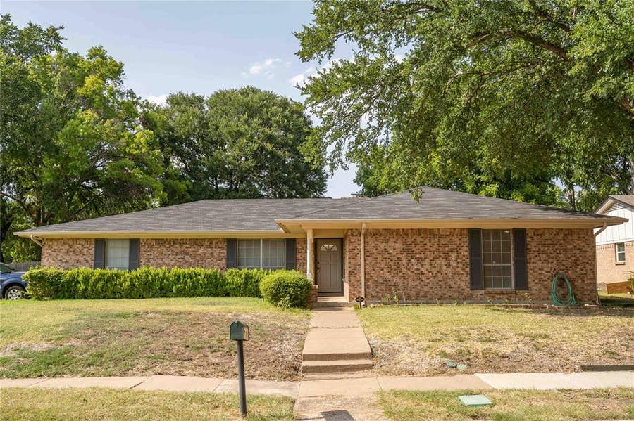 Property photo for 2001 Chalice Road, Arlington, TX