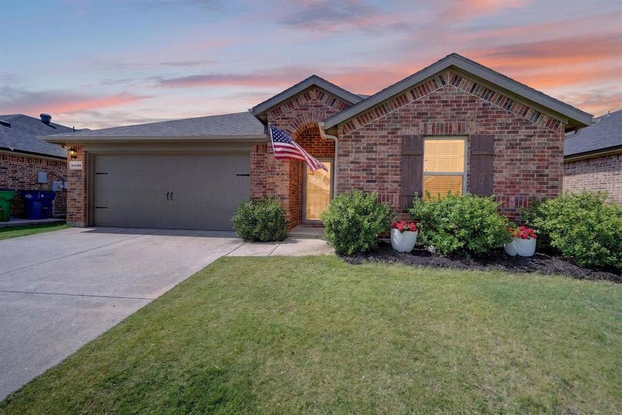 Property photo for 2434 Hankinson Lane, Fate, TX