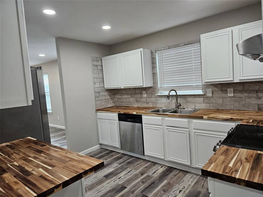 Property photo for 9431 Jill Lane, Dallas, TX