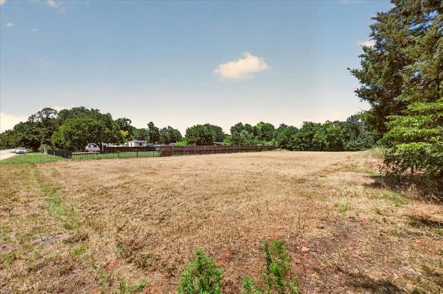 Property photo for 1306 Ranch Road, Grand Prairie, TX
