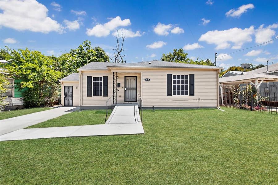 Property photo for 2538 Stovall Drive, Dallas, TX