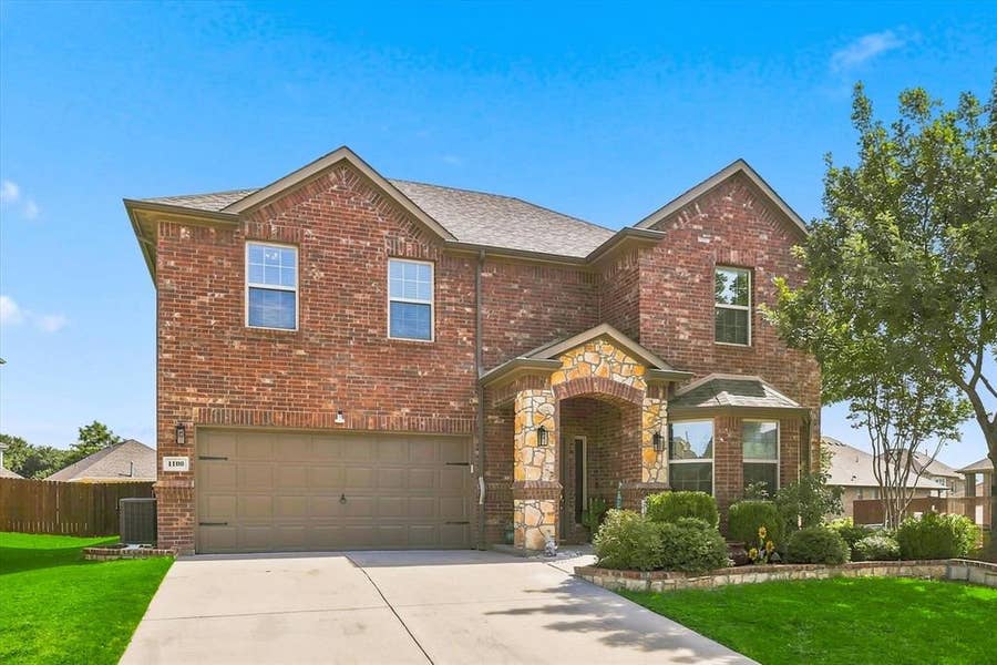 Property photo for 1100 Crest Breeze Drive, Fort Worth, TX