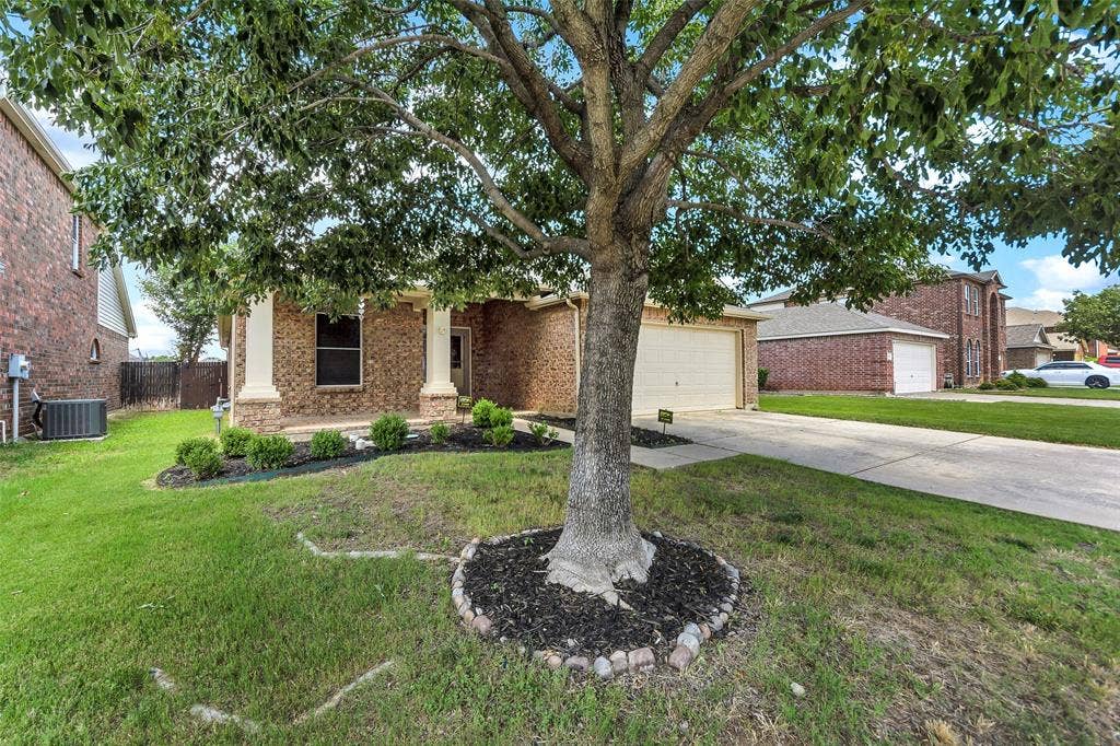 10117 Sourwood Drive, Fort Worth, TX 76244 10117 Sourwood Drive, Fort Worth, TX 76244