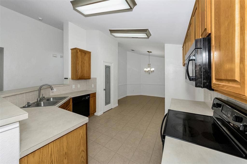 10117 Sourwood Drive, Fort Worth, TX 76244 10117 Sourwood Drive, Fort Worth, TX 76244