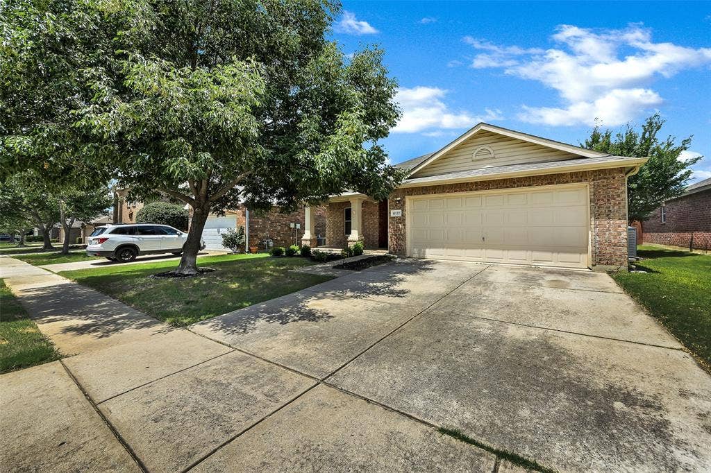 10117 Sourwood Drive, Fort Worth, TX 76244 10117 Sourwood Drive, Fort Worth, TX 76244