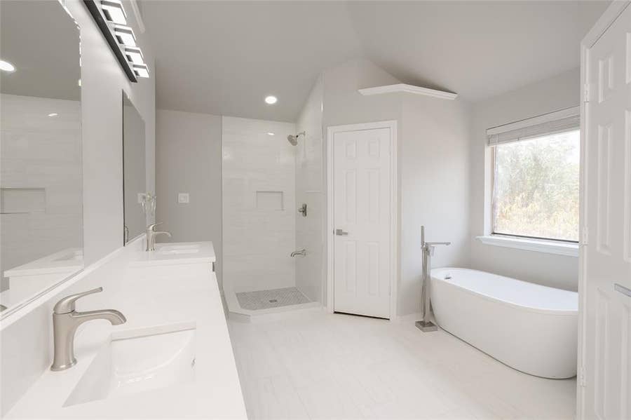 Property photo for 532 Lake Forest Drive, Coppell, TX