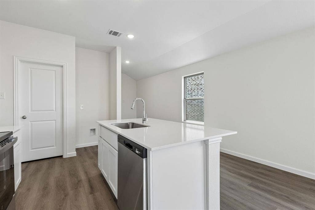 859 Hillcrest Boulevard, Princeton, TX 75407 Representative (5)