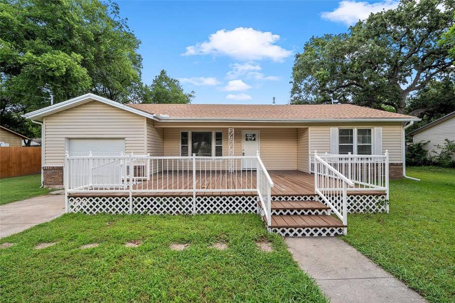 Property photo for 609 N Norma Drive, Lacy Lakeview, TX