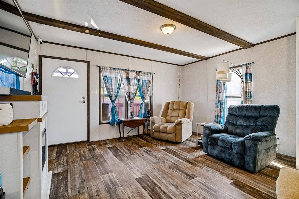 4415 Woodland Drive, Granbury, TX 76048 4415 Woodland Drive, Granbury, TX 76048