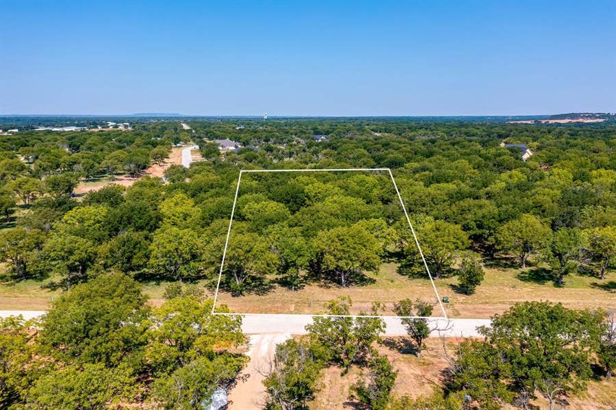Property photo for 2531 Buckskin Drive, Granbury, TX