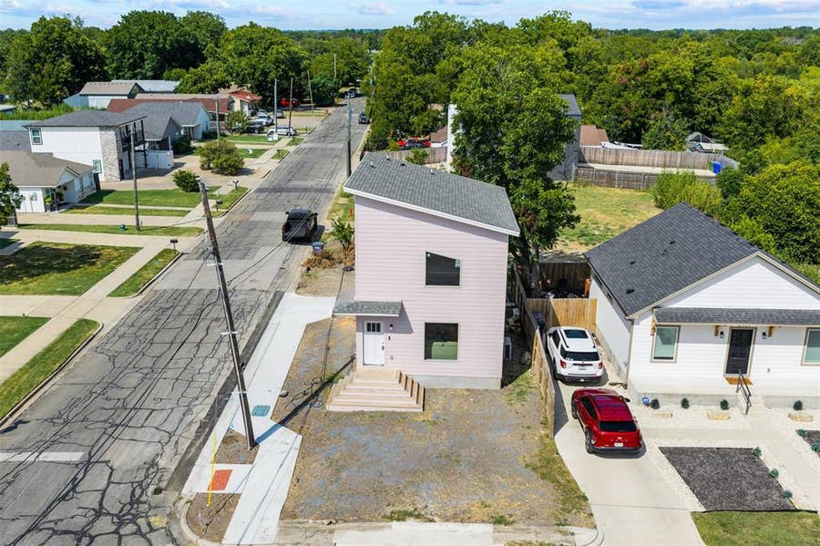 Property photo for 2400 S 12th Street, Waco, TX