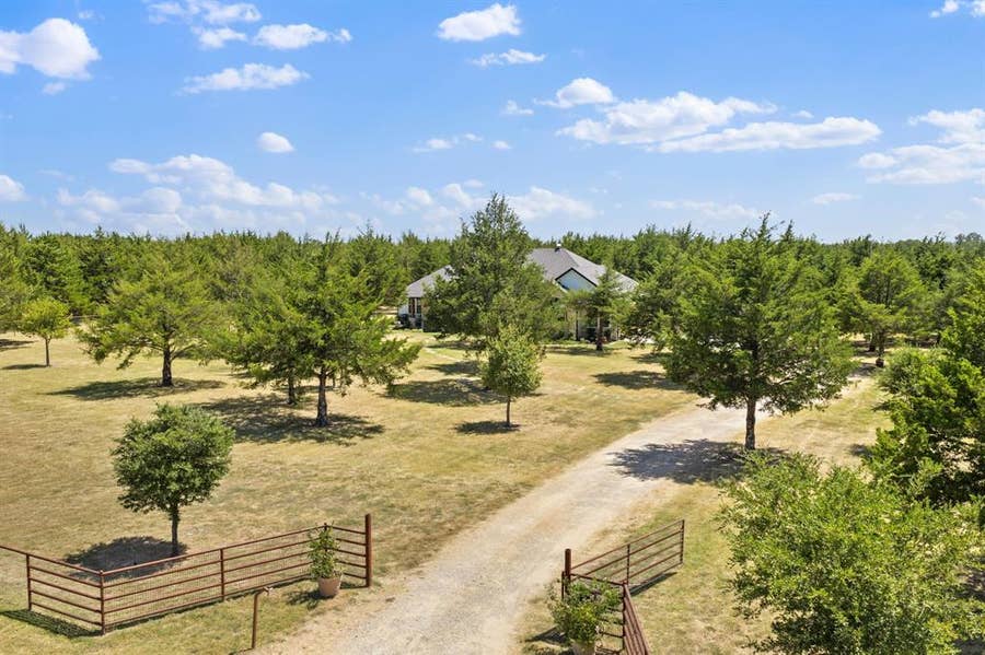 Property photo for 421 White Oak Circle, Anna, TX