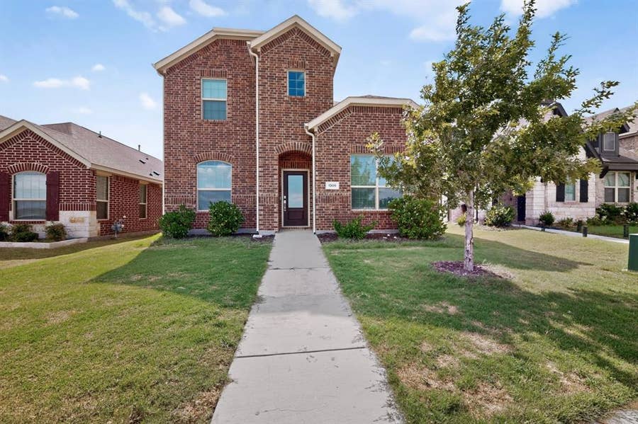 Property photo for 1309 Canuela Way, Justin, TX