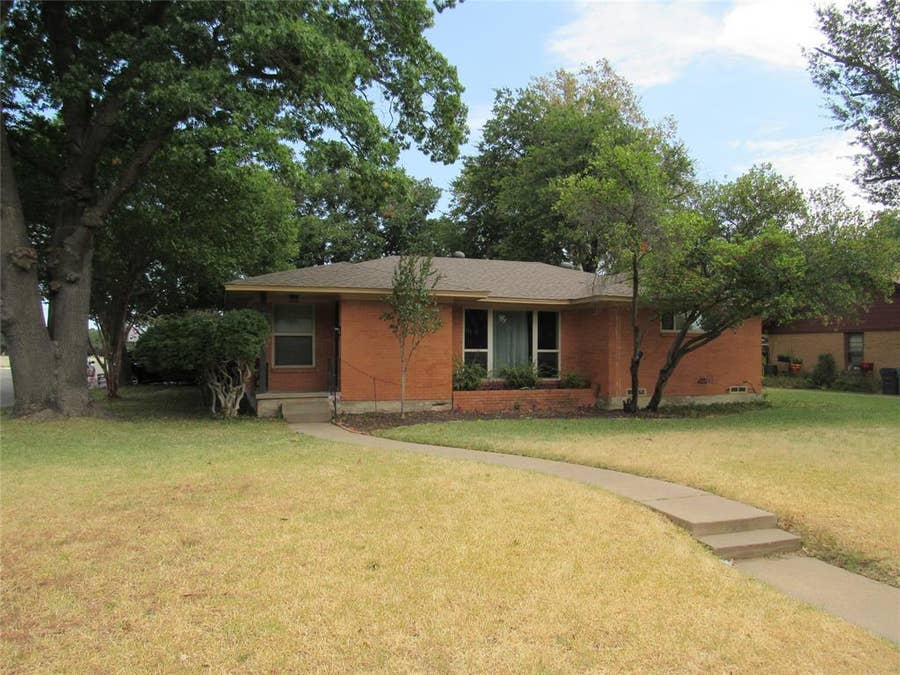 Property photo for 1320 Linden Drive, Denton, TX
