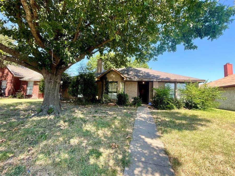 Property photo for 2611 Trumpet Drive, Rowlett, TX