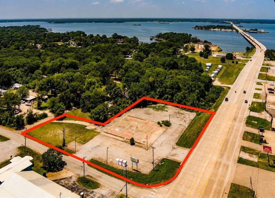 Property photo for 2705 W Main Street, Gun Barrel City, TX