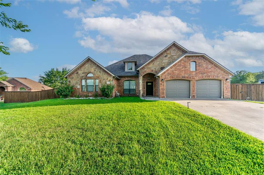 Property photo for 10528 Lago Vista, Quinlan, TX