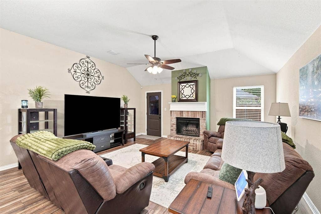 302 Creekside Way, Waxahachie, TX 75165 302 Creekside Way, Waxahachie, TX 75165