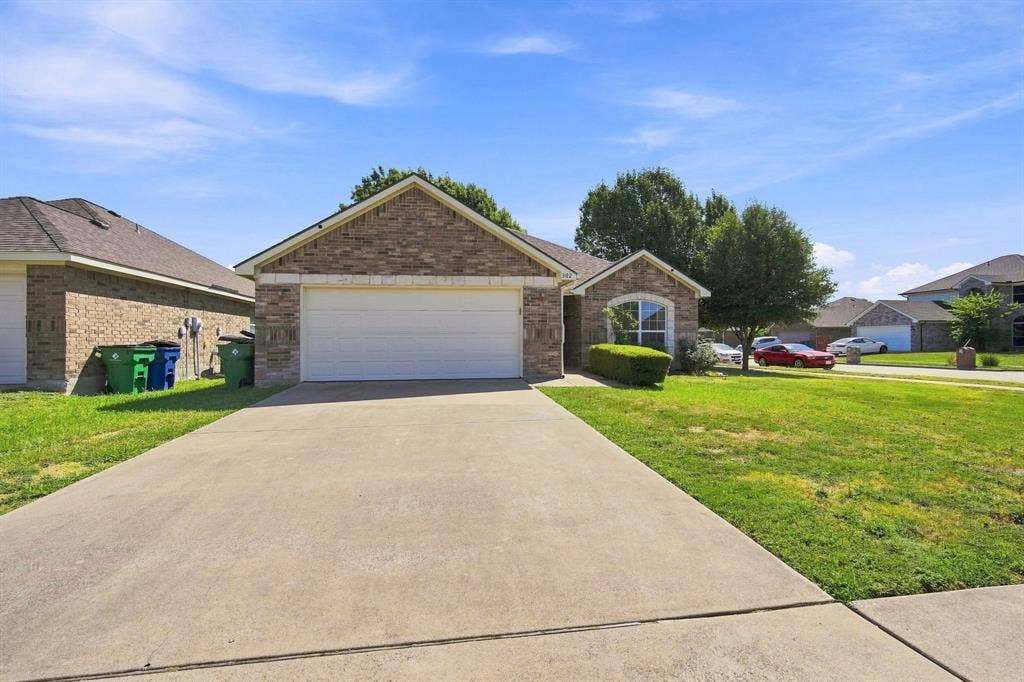 302 Creekside Way, Waxahachie, TX 75165 302 Creekside Way, Waxahachie, TX 75165