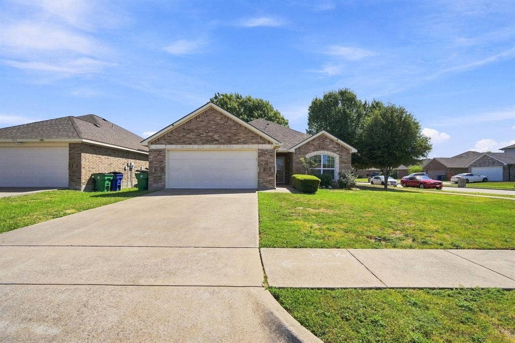 302 Creekside Way, Waxahachie, TX 75165 302 Creekside Way, Waxahachie, TX 75165
