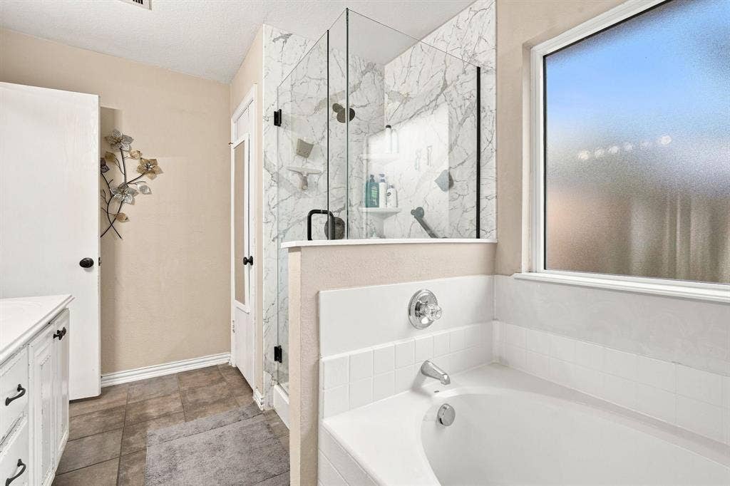 302 Creekside Way, Waxahachie, TX 75165 302 Creekside Way, Waxahachie, TX 75165
