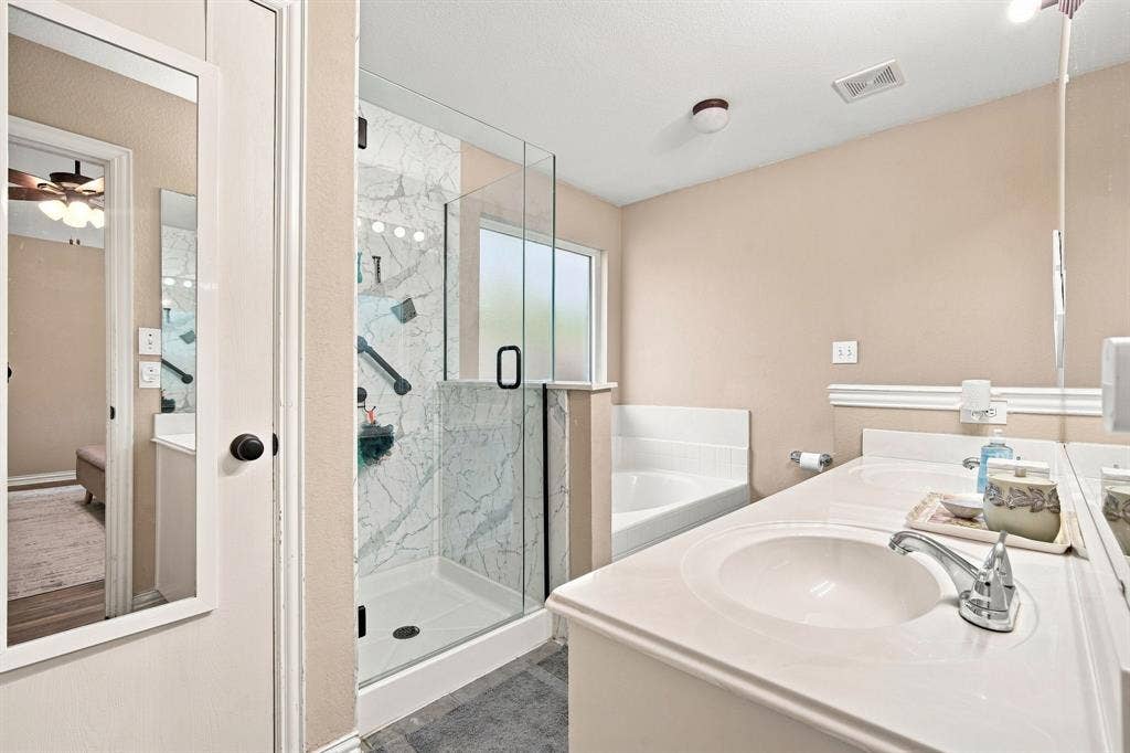 302 Creekside Way, Waxahachie, TX 75165 302 Creekside Way, Waxahachie, TX 75165