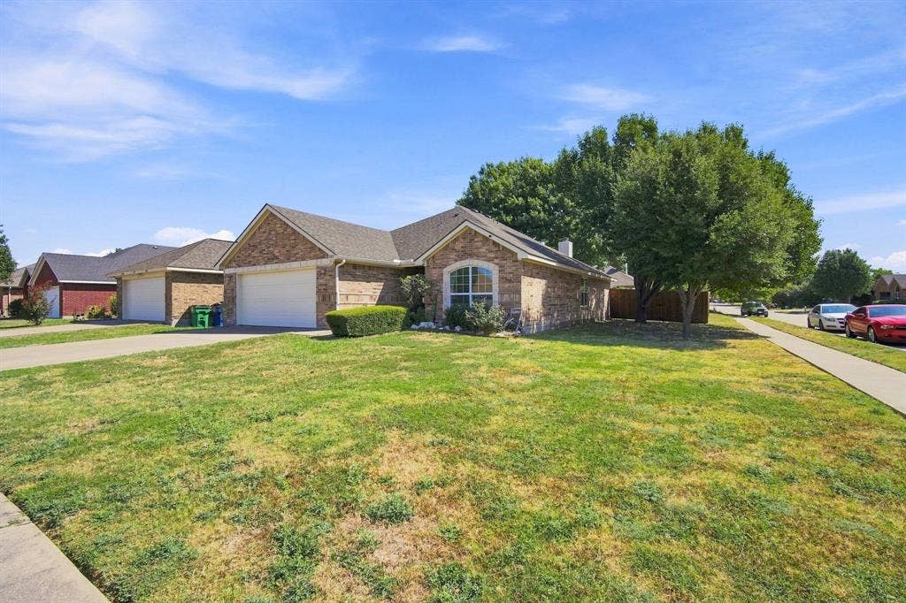 302 Creekside Way, Waxahachie, TX 75165 302 Creekside Way, Waxahachie, TX 75165
