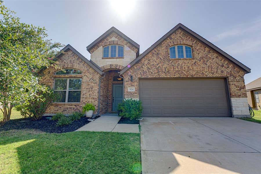 Property photo for 924 Mcgehee Court, Fate, TX