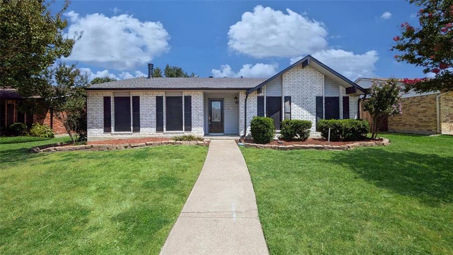 Property photo for 617 Prairie Lane, Mesquite, TX