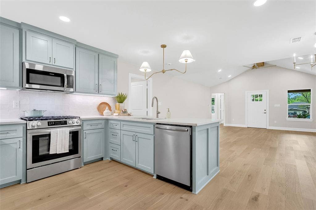 113 W Magnolia, Troup, TX 75789 113 W Magnolia, Troup, TX 75789
