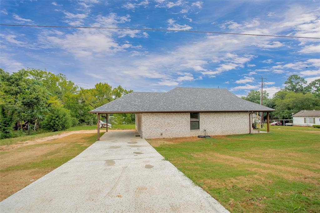 113 W Magnolia, Troup, TX 75789 113 W Magnolia, Troup, TX 75789