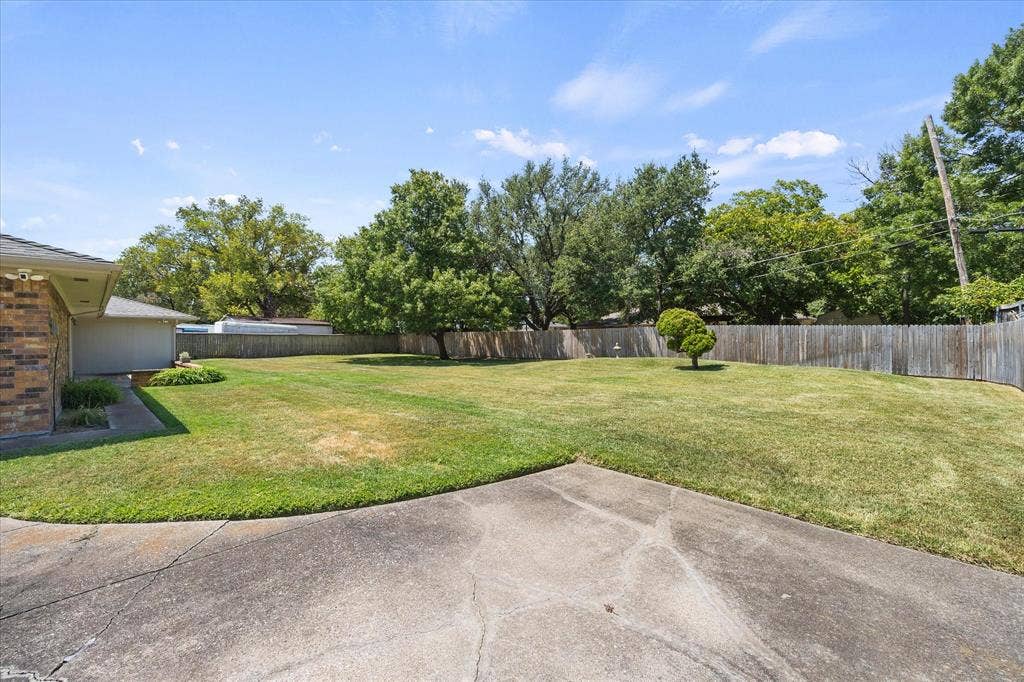 4001 Keele Drive, Garland, TX 75041 Spacious back yard. Perfect for recreation and entertaining.