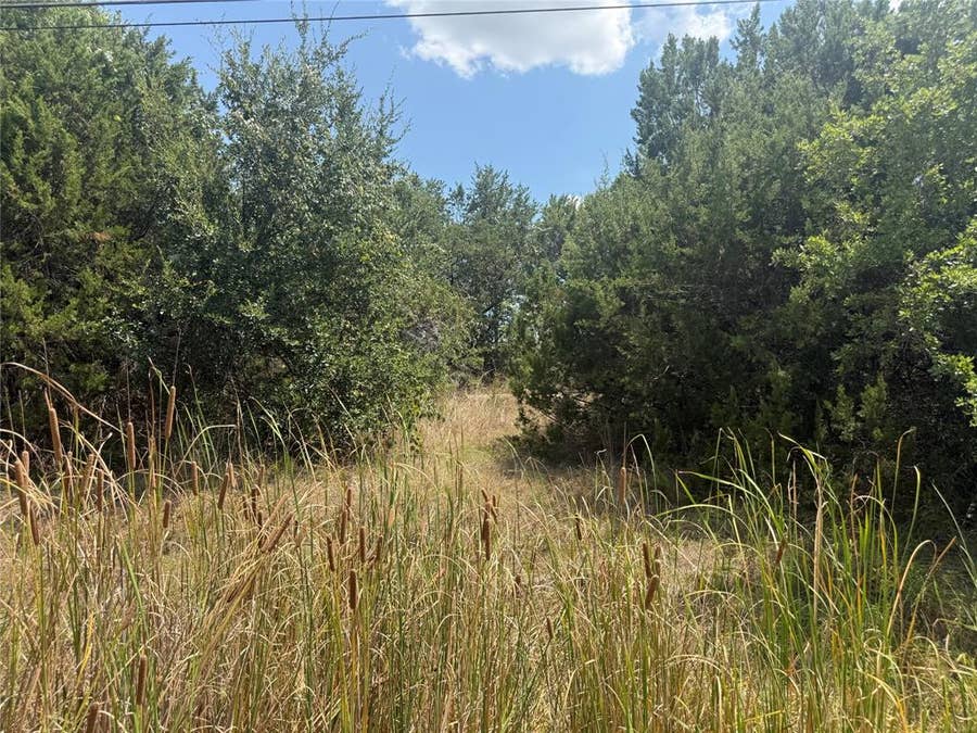 Property photo for 817 Pawnee Trail, Granbury, TX