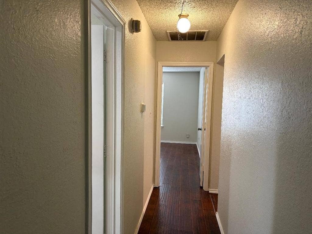 2909 Kathleen Lane, Euless, TX 76039 2909 Kathleen Lane, Euless, TX 76039
