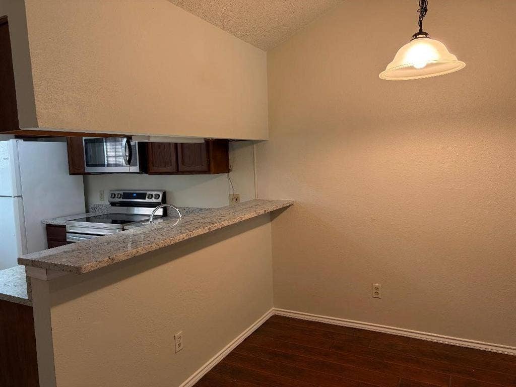 2909 Kathleen Lane, Euless, TX 76039 2909 Kathleen Lane, Euless, TX 76039