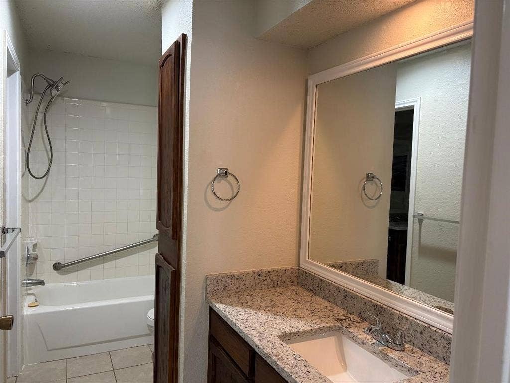 2909 Kathleen Lane, Euless, TX 76039 2909 Kathleen Lane, Euless, TX 76039