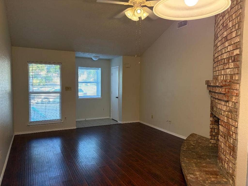 2909 Kathleen Lane, Euless, TX 76039 2909 Kathleen Lane, Euless, TX 76039