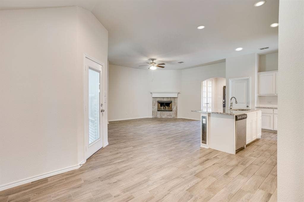 1533 Grassy Meadows Drive, Burleson, TX 76058 1533 Grassy Meadows Drive, Burleson, TX 76058