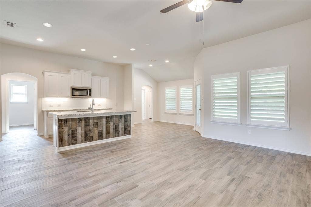 1533 Grassy Meadows Drive, Burleson, TX 76058 1533 Grassy Meadows Drive, Burleson, TX 76058