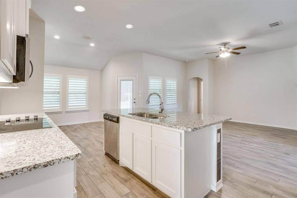 1533 Grassy Meadows Drive, Burleson, TX 76058 1533 Grassy Meadows Drive, Burleson, TX 76058