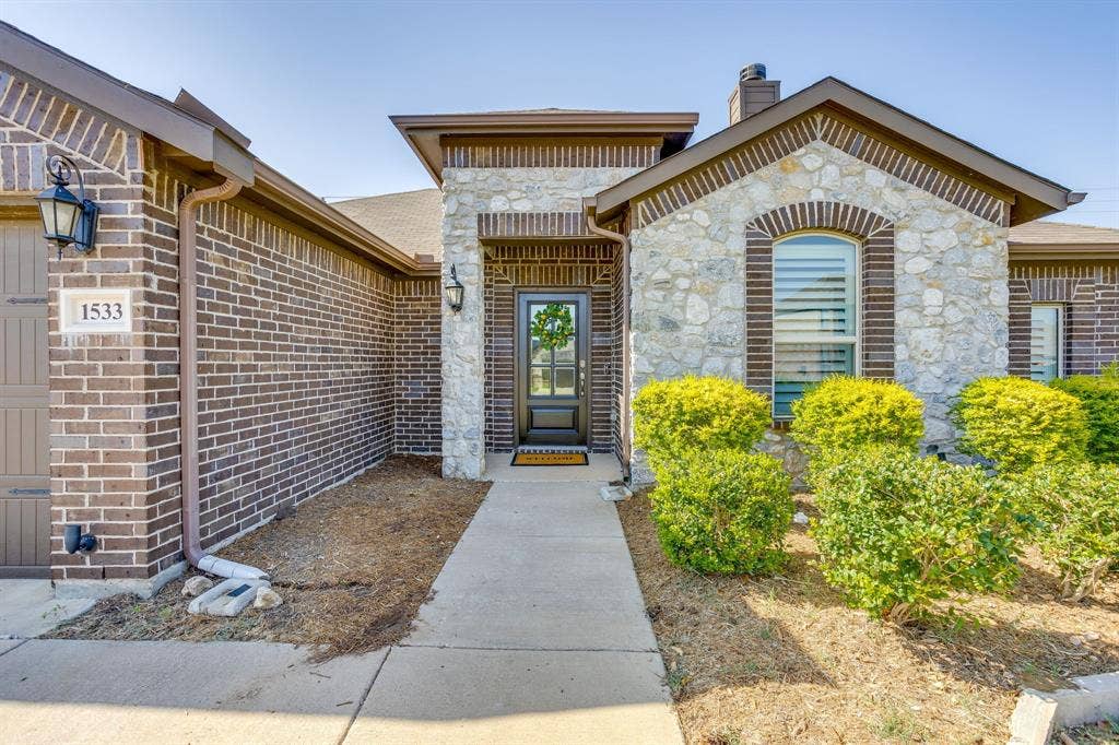 1533 Grassy Meadows Drive, Burleson, TX 76058 1533 Grassy Meadows Drive, Burleson, TX 76058
