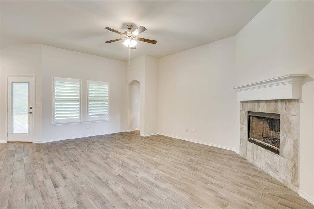 1533 Grassy Meadows Drive, Burleson, TX 76058 1533 Grassy Meadows Drive, Burleson, TX 76058