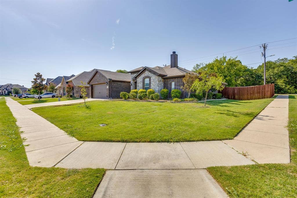 1533 Grassy Meadows Drive, Burleson, TX 76058 1533 Grassy Meadows Drive, Burleson, TX 76058