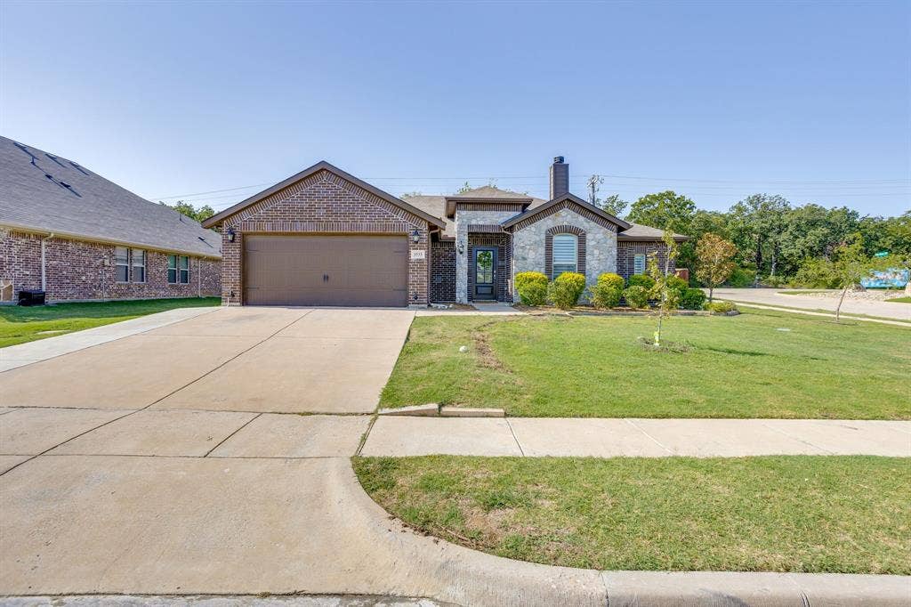 1533 Grassy Meadows Drive, Burleson, TX 76058 1533 Grassy Meadows Drive, Burleson, TX 76058