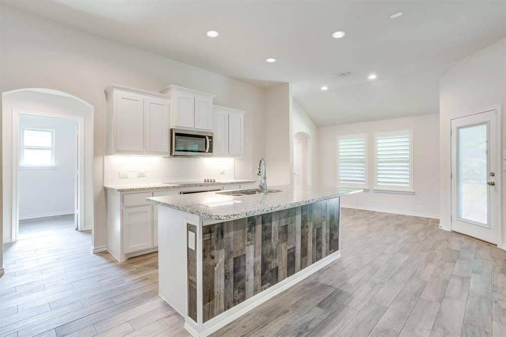 1533 Grassy Meadows Drive, Burleson, TX 76058 1533 Grassy Meadows Drive, Burleson, TX 76058