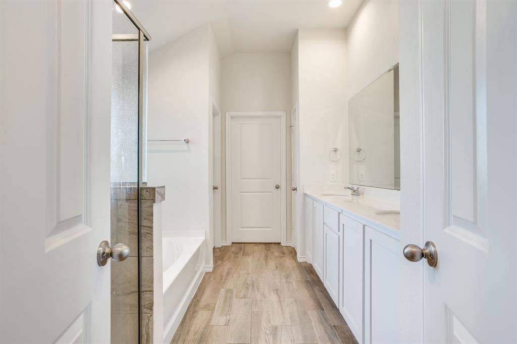1533 Grassy Meadows Drive, Burleson, TX 76058 1533 Grassy Meadows Drive, Burleson, TX 76058