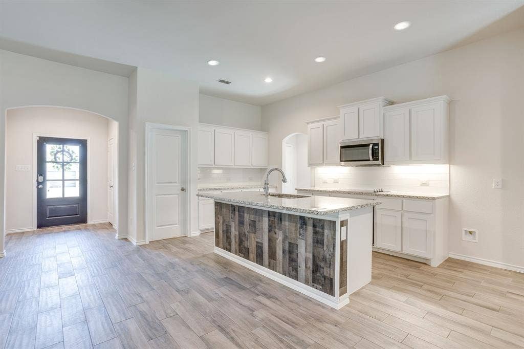 1533 Grassy Meadows Drive, Burleson, TX 76058 1533 Grassy Meadows Drive, Burleson, TX 76058