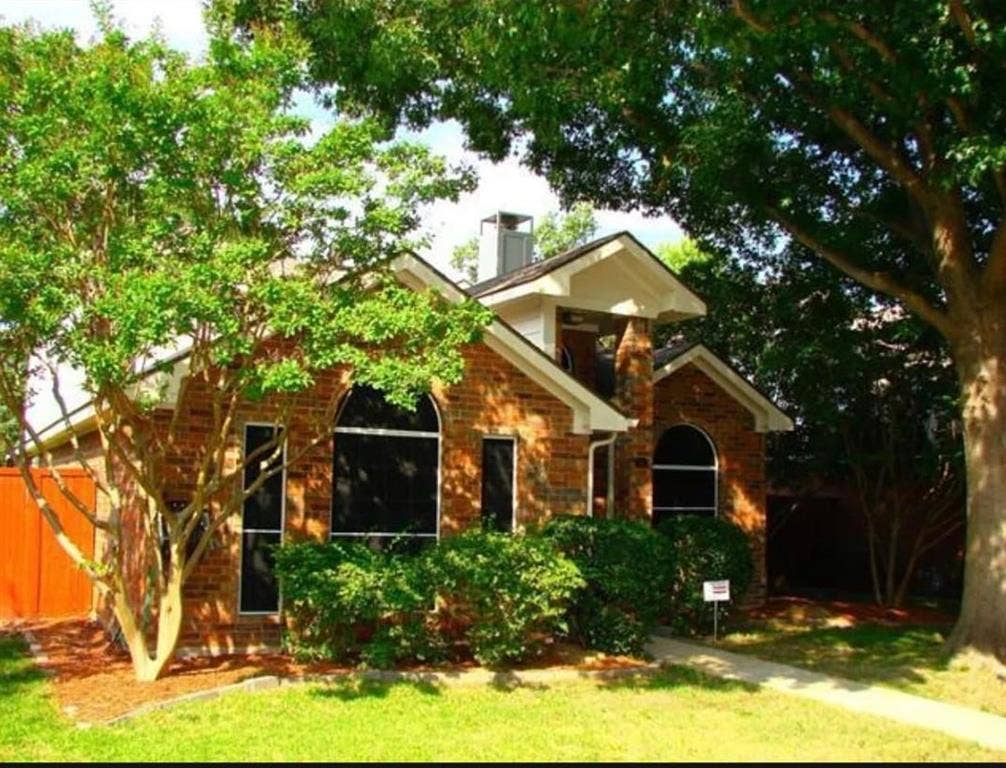 550 Village Green Drive, Coppell, TX 75019 550 Village Green Drive, Coppell, TX 75019