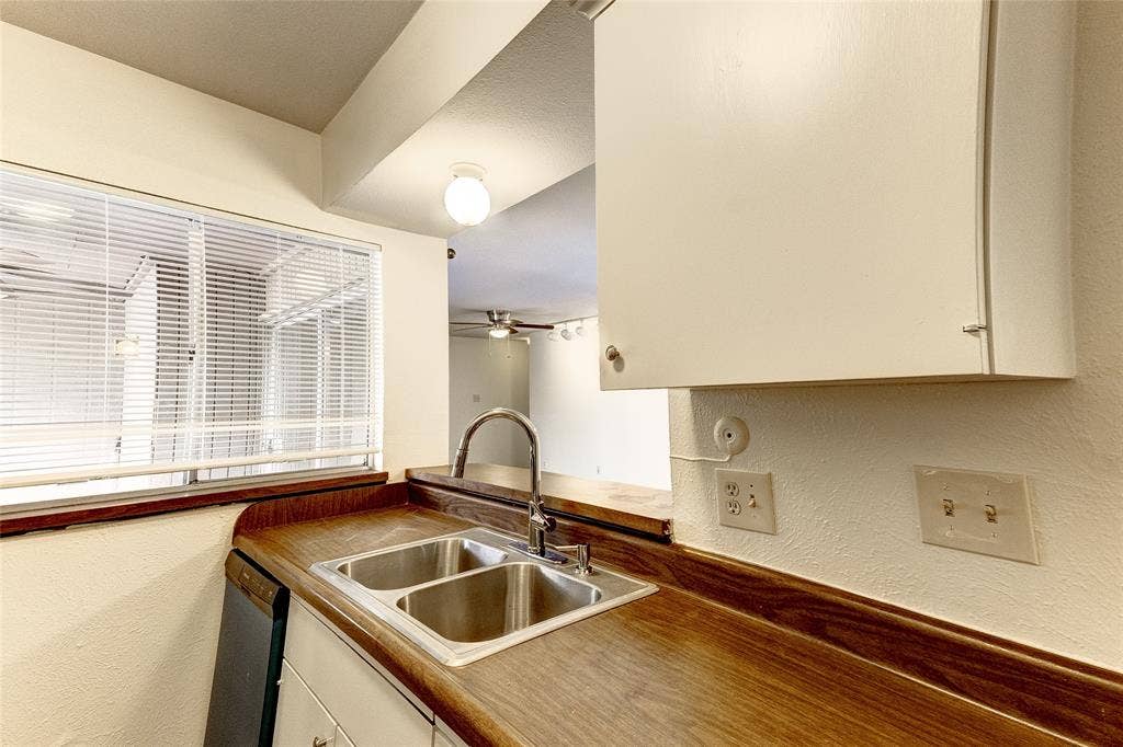 5150 Amesbury Drive, #224, Dallas, TX 75206